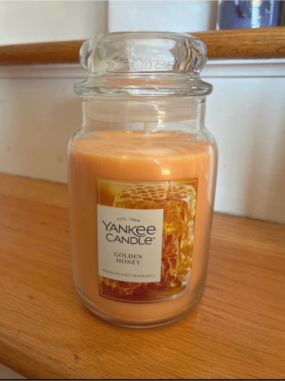 Yankee Candle Golden Honey - Picture 2 of 4